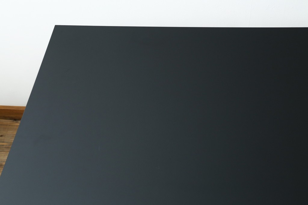 中古　美品　BoConcept(ボーコンセプト)　TORINO(トリノ)　ブラックカラーがスタイリッシュなダイニングテーブル　定価約15万円　(R-089406)