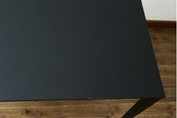 中古　美品　BoConcept(ボーコンセプト)　TORINO(トリノ)　ブラックカラーがスタイリッシュなダイニングテーブル　定価約15万円　(R-089406)
