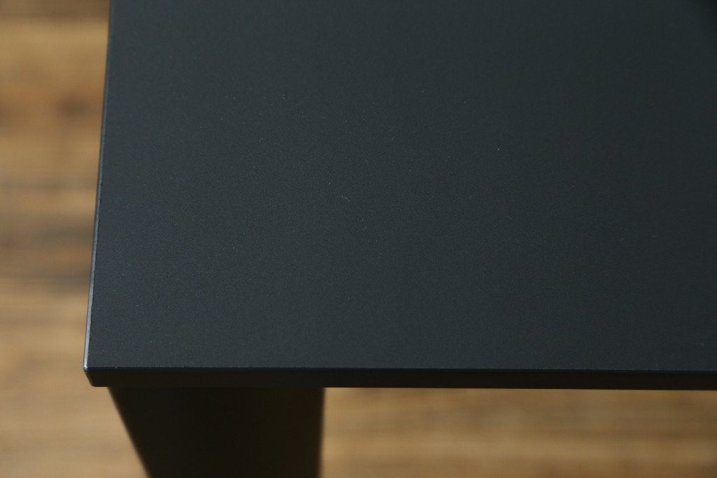 中古　美品　BoConcept(ボーコンセプト)　TORINO(トリノ)　ブラックカラーがスタイリッシュなダイニングテーブル　定価約15万円　(R-089406)