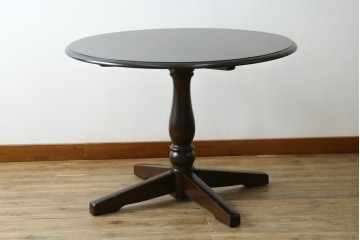 中古　美品　北海道民芸家具　HM4721　樺材　挽物脚が上品でクラシカルな丸テーブル　(R-089407)
