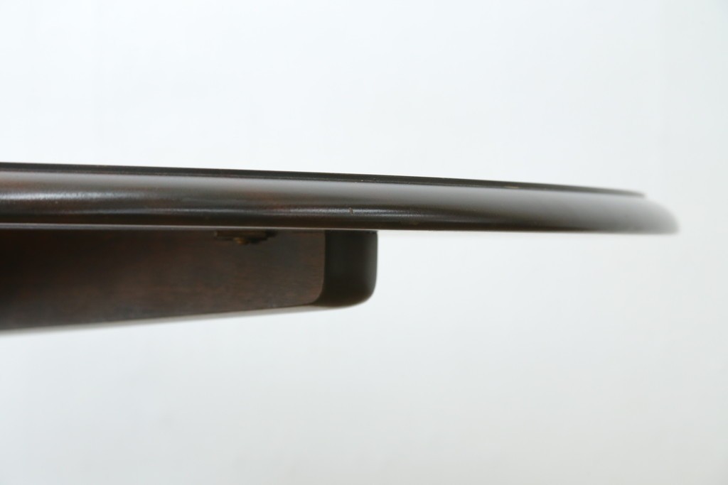中古　美品　北海道民芸家具　HM4721　樺材　挽物脚が上品でクラシカルな丸テーブル　(R-089407)