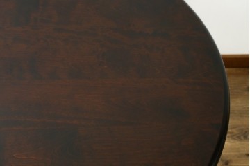 中古　美品　北海道民芸家具　HM4721　樺材　挽物脚が上品でクラシカルな丸テーブル　(R-089407)