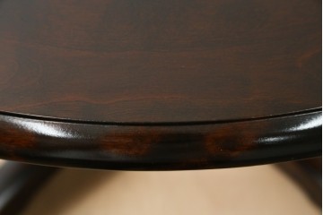 中古　美品　北海道民芸家具　HM4721　樺材　挽物脚が上品でクラシカルな丸テーブル　(R-089407)