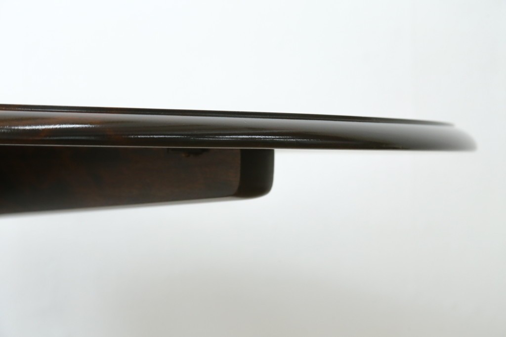 中古　美品　北海道民芸家具　HM4721　樺材　挽物脚が上品でクラシカルな丸テーブル　(R-089407)