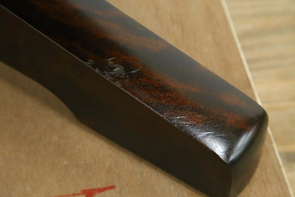 中古　美品　北海道民芸家具　HM4721　樺材　挽物脚が上品でクラシカルな丸テーブル　(R-089407)