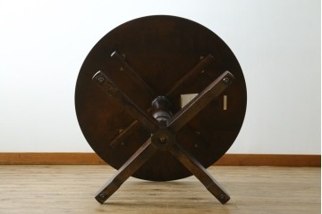 中古　美品　北海道民芸家具　HM4721　樺材　挽物脚が上品でクラシカルな丸テーブル　(R-089407)