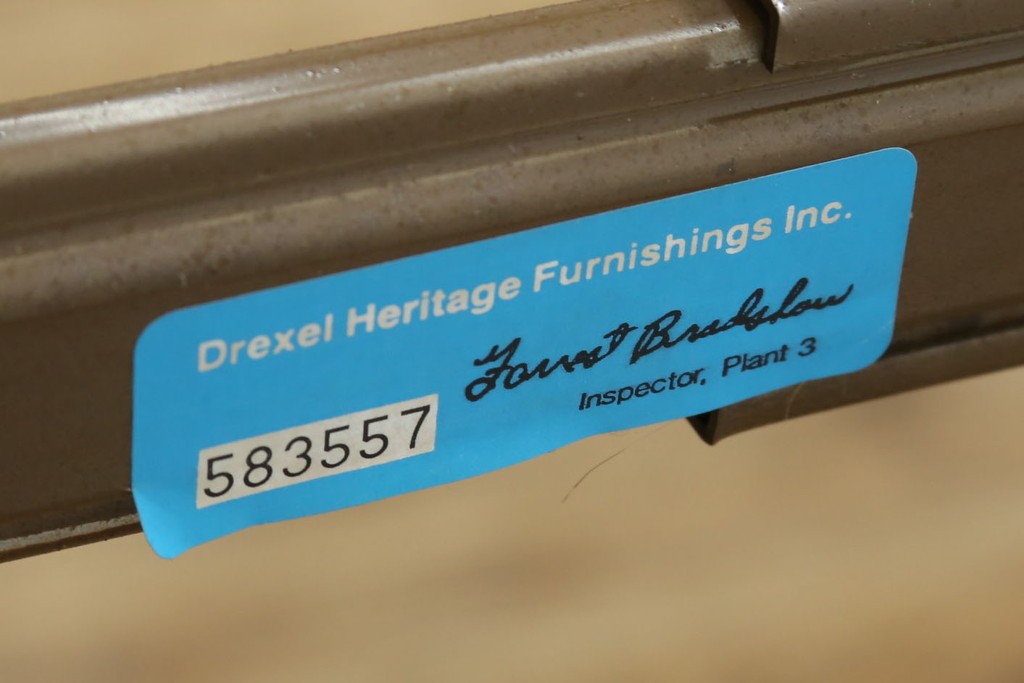 中古　美品　DREXEL HERITAGE(ドレクセルヘリテイジ)　TRYON MANOR(トライオンメナー)　クラシカルな佇まいのエクステンションテーブル　(R-089408)