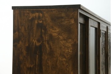 和製ヴィンテージ　希少デザイン　軽井沢彫り　扉全体に施された桜の彫刻が目を引くサイドボード　(R-089411)