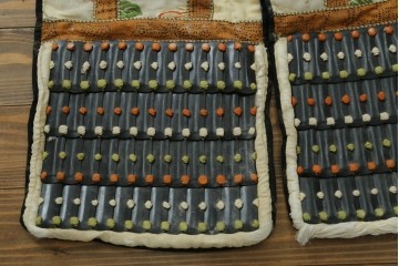 和製ヴィンテージ　黒を基調とした重厚な飾り鎧一式　 鎧櫃(よろいびつ)付き　(R-089413)