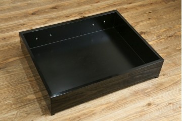 中古　超美品　最高級品　銘有り　螺鈿　細やかな人物風景文様が美しい衣装箪笥　(R-089414)