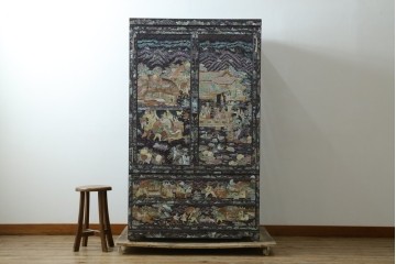 中古　超美品　最高級品　螺鈿　人物風景文様が華やかなワードローブ　(R-089415)