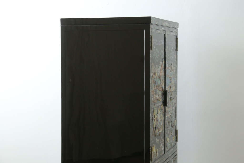 中古　超美品　最高級品　螺鈿　人物風景文様が華やかなワードローブ　(R-089415)
