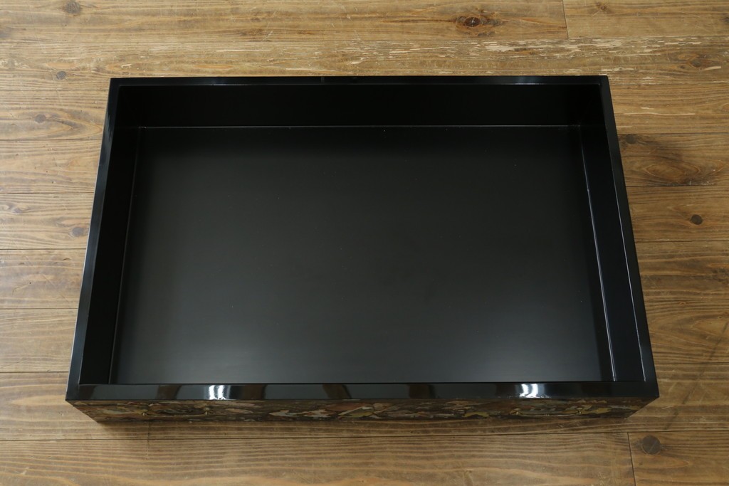 中古　超美品　最高級品　螺鈿　人物風景文様が華やかなワードローブ　(R-089415)