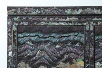 中古　超美品　最高級品　螺鈿　人物風景文様が華やかなワードローブ　(R-089415)
