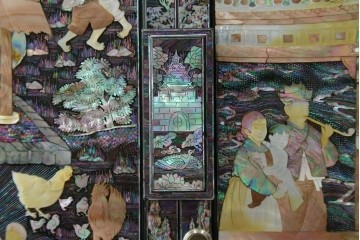 中古　超美品　最高級品　螺鈿　人物風景文様が華やかなワードローブ　(R-089415)