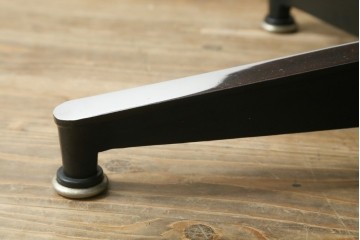 アメリカビンテージ　Herman Miller(ハーマンミラー)　レザー　ローズウッド材　包み込まれるような座り心地のイームズラウンジチェアとオットマンのセット　定価約113万円　(R-089418)