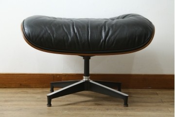 アメリカビンテージ　Herman Miller(ハーマンミラー)　レザー　ローズウッド材　包み込まれるような座り心地のイームズラウンジチェアとオットマンのセット　定価約113万円　(R-089418)