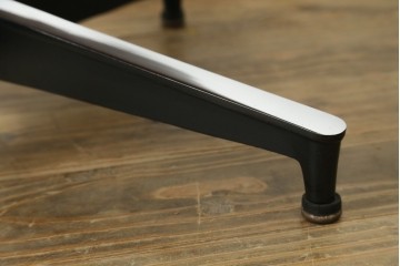 アメリカビンテージ　Herman Miller(ハーマンミラー)　レザー　ローズウッド材　包み込まれるような座り心地のイームズラウンジチェアとオットマンのセット　定価約113万円　(R-089418)