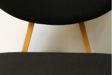 中古　美品　天童木工(Tendo)　S-5016NA　オーク材　丸みを帯びたフォルムの低座イス　(R-089420)