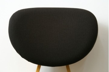 中古　美品　天童木工(Tendo)　S-5016NA　オーク材　丸みを帯びたフォルムの低座イス　(R-089420)