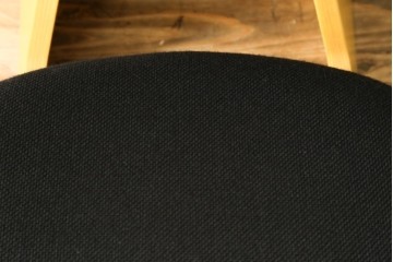 中古　美品　天童木工(Tendo)　S-5016NA　オーク材　丸みを帯びたフォルムの低座イス　(R-089420)