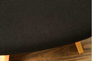 中古　美品　天童木工(Tendo)　S-5016NA　オーク材　丸みを帯びたフォルムの低座イス　(R-089420)