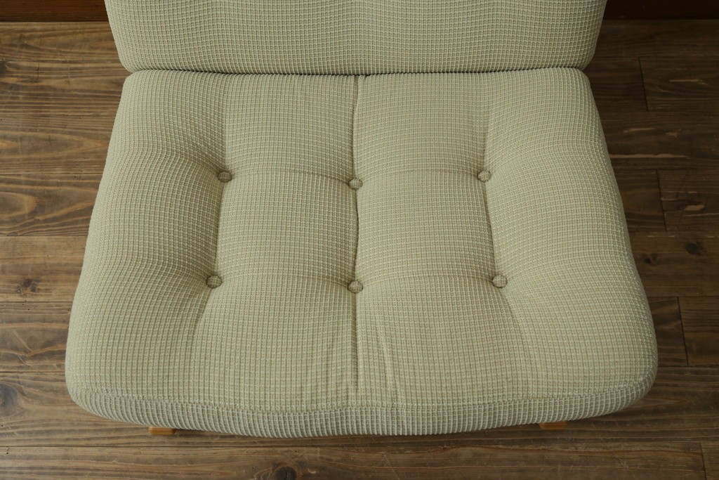 中古　美品　天童木工(Tendo)　ゆったりとくつろげるイージーチェア　(R-089421)