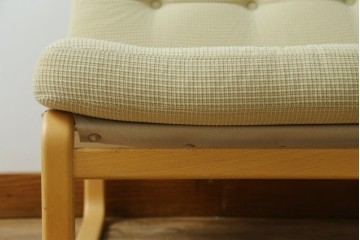 中古　美品　天童木工(Tendo)　ゆったりとくつろげるイージーチェア　(R-089421)
