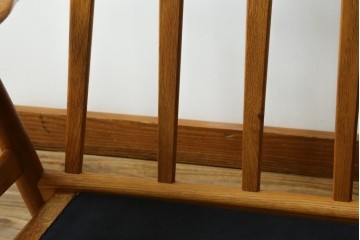 デンマークヴィンテージ　GETAMA(ゲタマ)　Hans J. Wegner(ハンス・J・ウェグナー)　GE240　洗練されたデザインの3人掛けソファ　(R-089424)