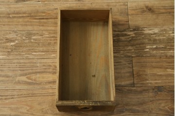 和製アンティーク　明治から大正期　檜(ヒノキ)材　横桟と重厚な金具が趣を添える美濃帳場箪笥　(R-089427)