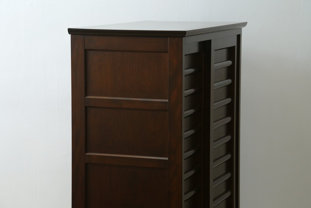 中古　美品　松本民芸家具　深みのある色合いと横桟扉が趣深い下駄箱　(R-089430)
