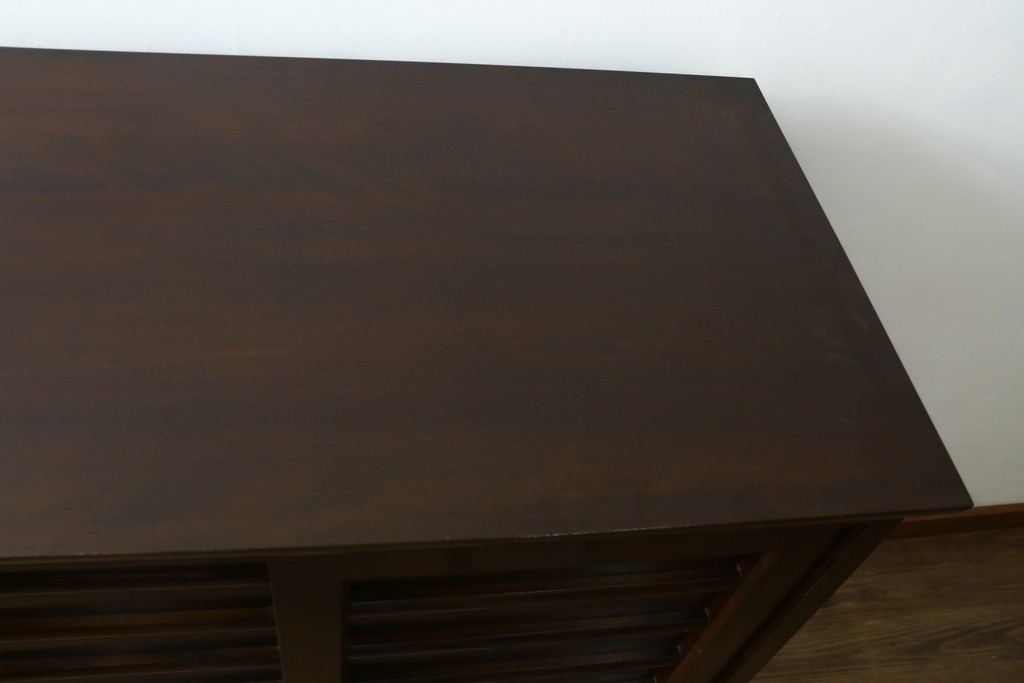 中古　美品　松本民芸家具　深みのある色合いと横桟扉が趣深い下駄箱　(R-089430)