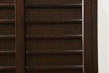 中古　美品　松本民芸家具　深みのある色合いと横桟扉が趣深い下駄箱　(R-089430)