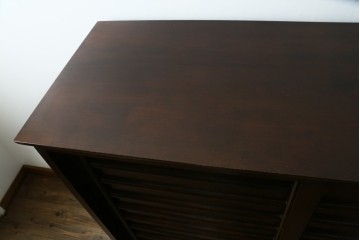 中古　美品　松本民芸家具　横桟扉が和モダンな雰囲気を醸し出す下駄箱　(R-089431)