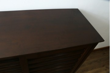 中古　美品　松本民芸家具　横桟扉が和モダンな雰囲気を醸し出す下駄箱　(R-089431)