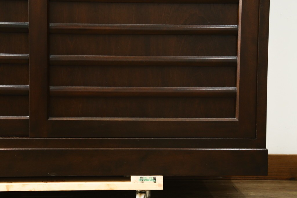 中古　美品　松本民芸家具　横桟扉が和モダンな雰囲気を醸し出す下駄箱　(R-089431)