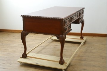 中古　マホガニー材　アンティーク調の優美な両袖デスク　(R-089432)