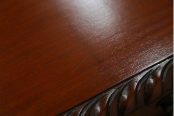 中古　マホガニー材　アンティーク調の優美な両袖デスク　(R-089432)