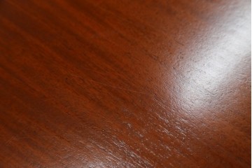 中古　マホガニー材　アンティーク調の優美な両袖デスク　(R-089432)