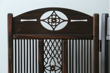 中古　美品　黒檀　透かし彫りと梅花の意匠が美しい彫刻入り4連衝立　(R-089435)