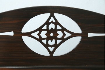 中古　美品　黒檀　透かし彫りと梅花の意匠が美しい彫刻入り4連衝立　(R-089435)