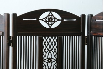 中古　美品　黒檀　透かし彫りと梅花の意匠が美しい彫刻入り4連衝立　(R-089435)