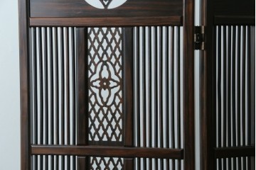 中古　美品　黒檀　透かし彫りと梅花の意匠が美しい彫刻入り4連衝立　(R-089435)