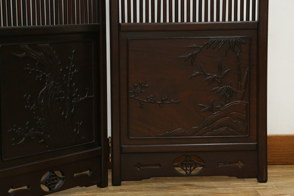 中古　美品　花梨(カリン)材　松竹梅の彫刻を楽しめる4連衝立　(R-089436)