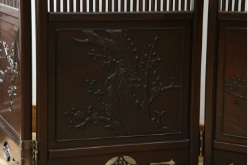 中古　美品　花梨(カリン)材　松竹梅の彫刻を楽しめる4連衝立　(R-089436)
