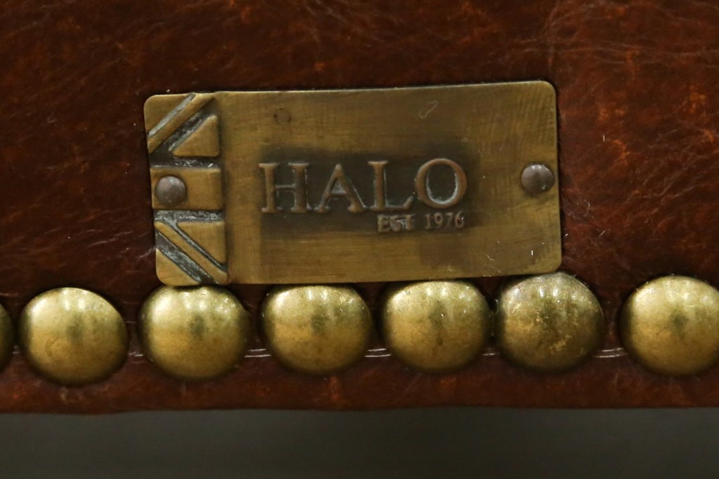 中古　ハロ(HALO)　ケンジントン(KENSINGTON)　本革　重厚な佇まいのチェスターフィールド2.5人掛けソファ　定価約66万円　(R-089437)