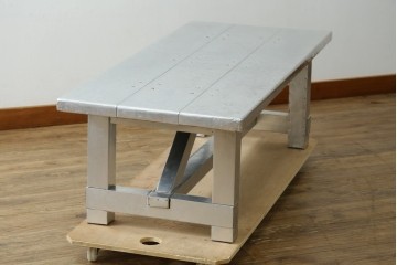中古　HALO(ハロ)　HALO BOSTON COFFEE TABLE 1200　無骨なアルミの質感が魅力のローテーブル　定価約18万円　(R-089439)