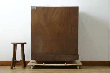 中古　美品　伝統民芸家具　岩谷堂箪笥　唐獅子金具を大胆に配した車箪笥　(R-089440)
