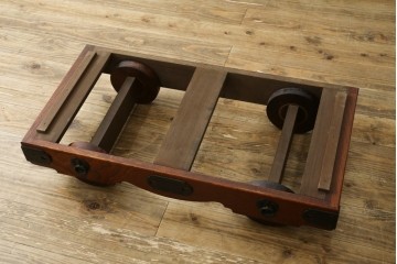 中古　美品　伝統民芸家具　岩谷堂箪笥　唐獅子金具を大胆に配した車箪笥　(R-089440)