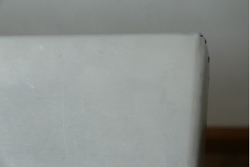中古　HALO(ハロ)　BOSTON DINING TABLE(ボストンダイニングテーブル)　アルミニウムの重厚な風合いが魅力のダイニングテーブル　定価約27万円　(R-089442)